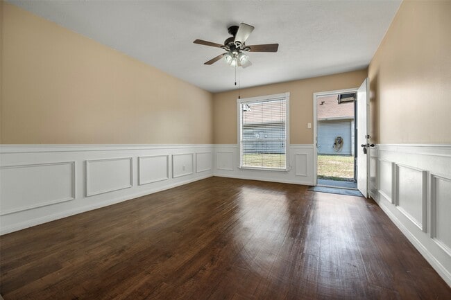 Photo - 18103 Gravenhurst Ln
