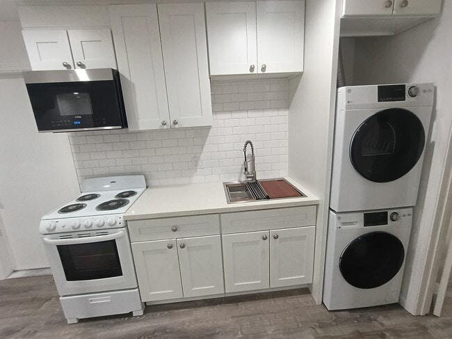 Building Photo - 2125 Magnolia St Unit Simi JADU