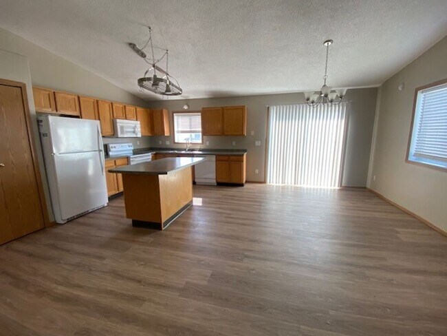 Photo - 6013 23rd St S