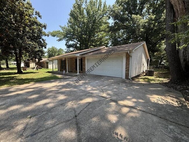 Building Photo - 43 Meadowlark Dr