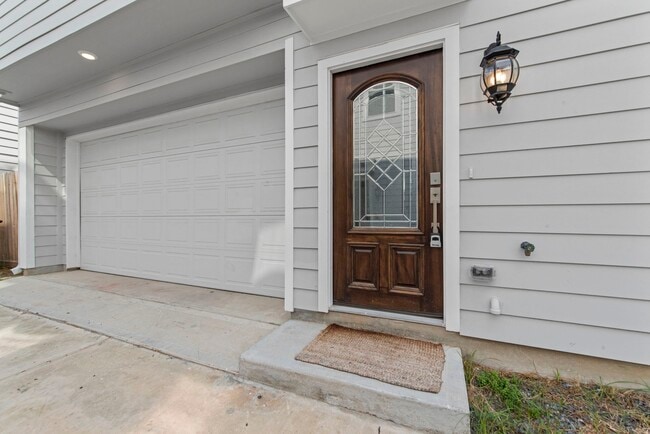 Photo - 623 Link Rd