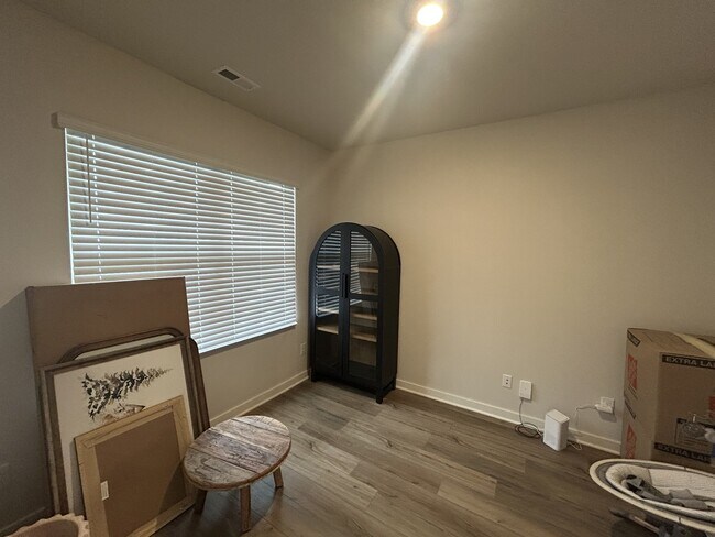 Photo - 1055 Ross Farms Blvd