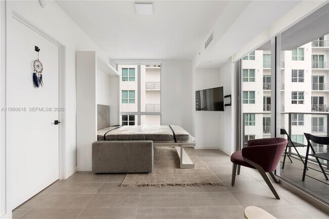 Photo - 227 NE 2nd St Unidad 2602