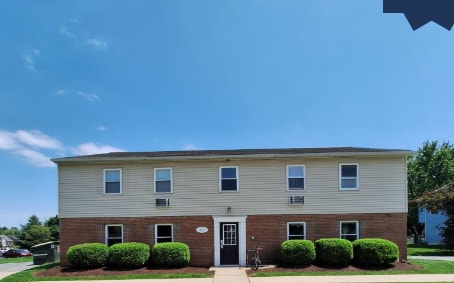 Photo - 130 W Charlotte St Apartments