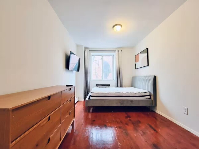 Photo - Furnished room/NOT APARTMENT Unit 2