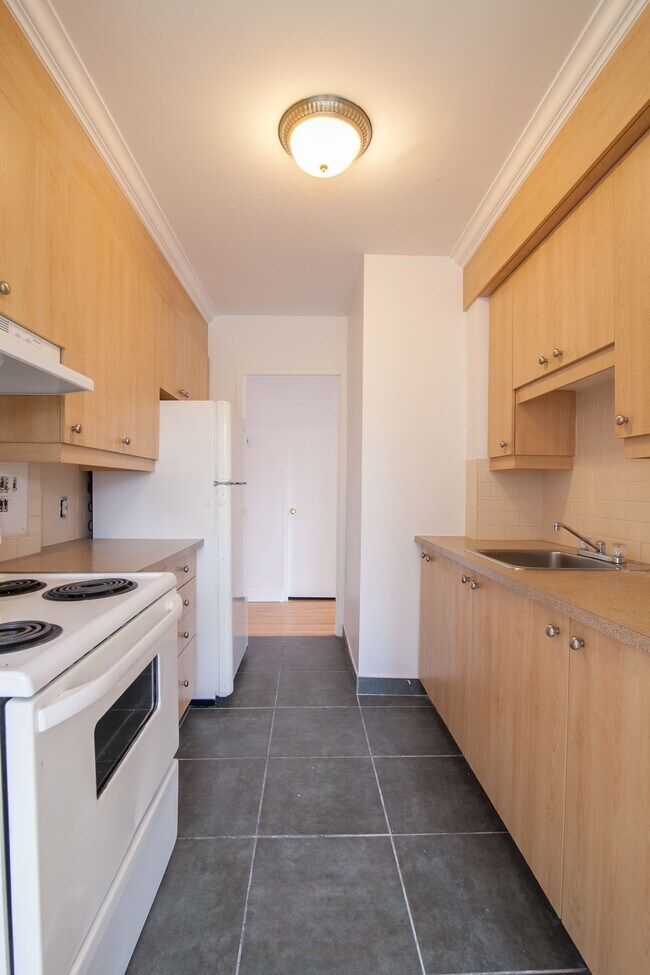 Photo - 6525 Côte-Saint-Luc Unit 408