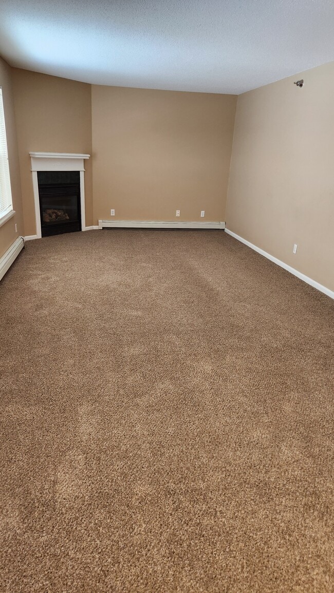 Esquina 2B 1B - Colonial Court