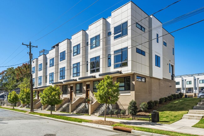 Building Photo - Immaculate Townhome near Downtown Durham w...