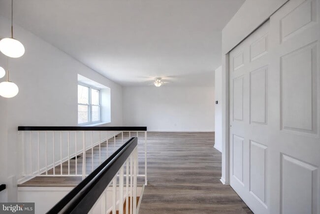 Building Photo - 49 Brambling Ln