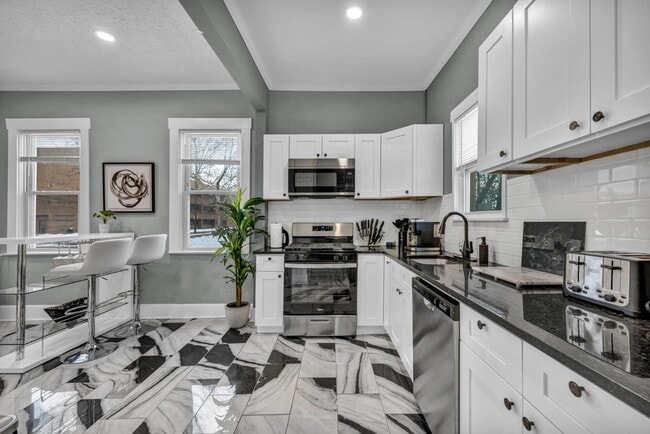Photo - 3081 W 16th St