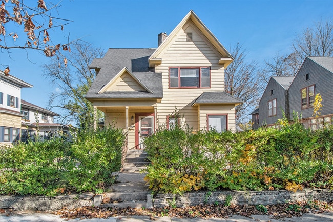 Photo - 144 College Ave NE Unit 144