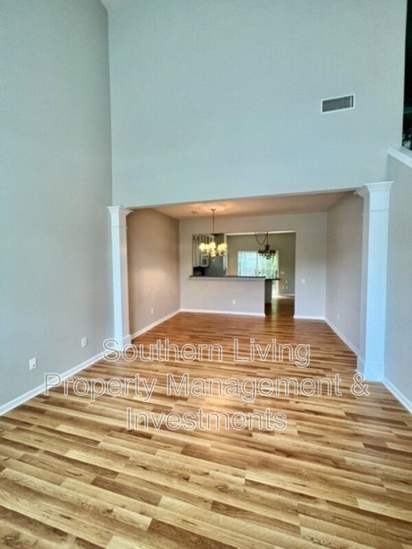 Photo - 8214 Drakeview Ct