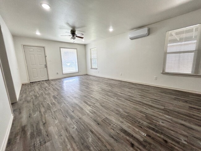 Photo - 3Bed/2Bath Home Available!