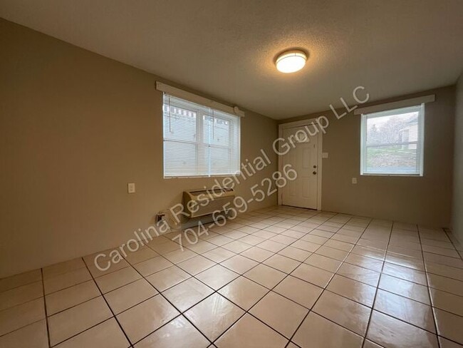 Photo - 259 Jefferson Ct NE