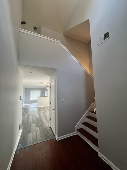 Photo - 6847 Kerry Valley Ln