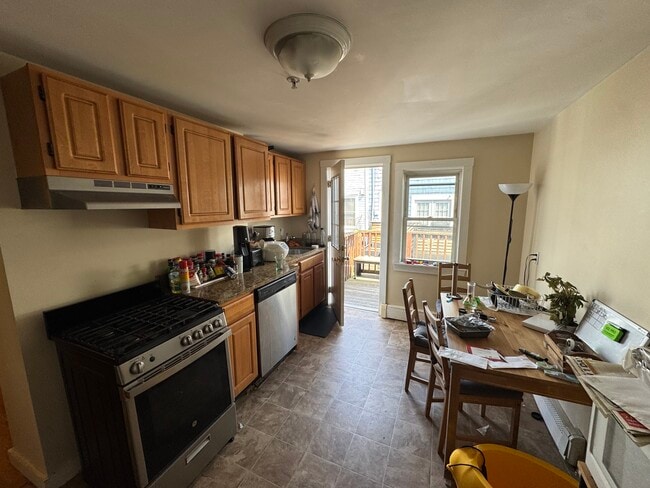 Photo - 260 Gold St Unidad 3