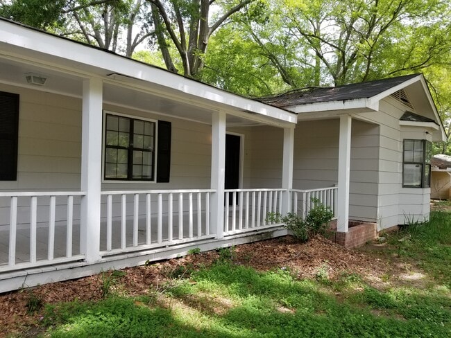 Photo - 1044 Brookley St