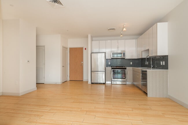 Photo - 320 D St Unidad 150