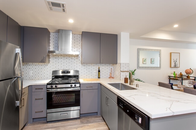 Photo - 5012 Apartments