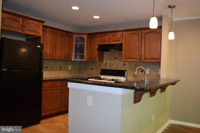 Photo - 6062 Cedar Ct Unit 6062