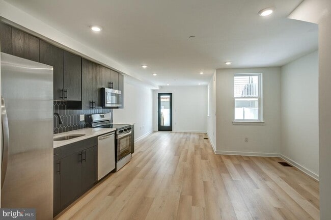 Photo - 2329 Ellsworth St
