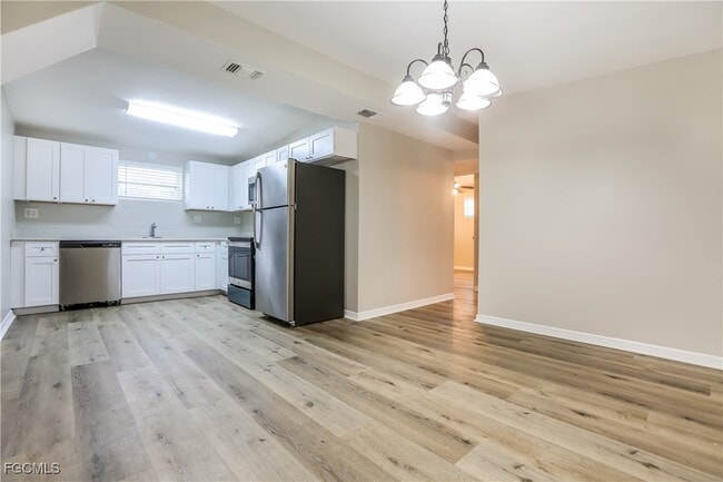 Photo - 739 Palmetto St