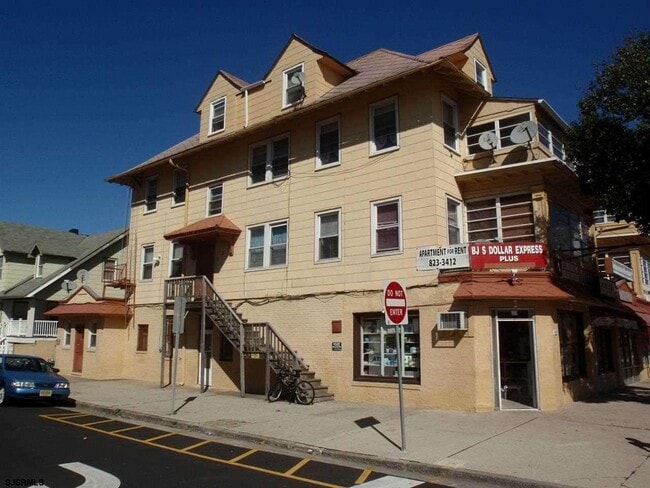 Building Photo - 1 N Windsor Ave Unit 1A
