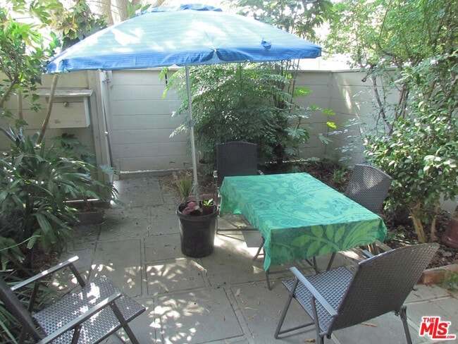 Photo - 5328 Village Green