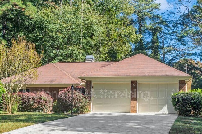 Photo - 213 Robin Ln