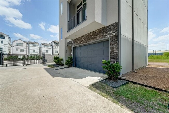 Photo - 8409 Hempstead Rd