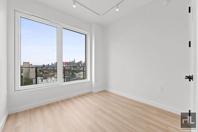Luxury 3BR with Loft, Two Terraces & In-Unit W/D