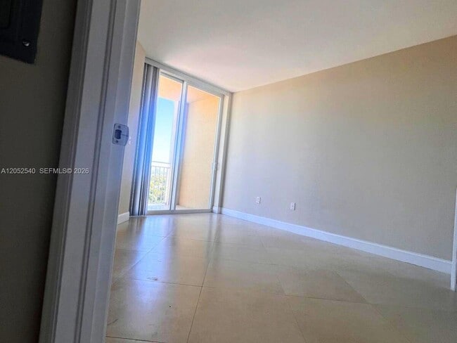 2425 SW 27th Ave Unit 1006