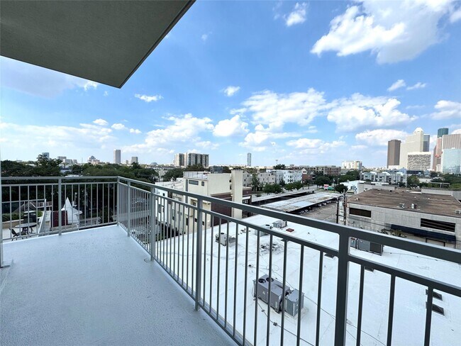 Photo - 3120 Smith St Unit 602