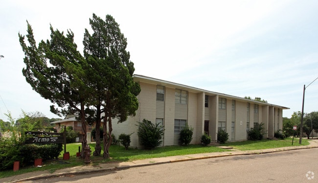 Southdown Arms Apartments - Southdown Arms Apartments