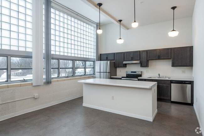 1BR, 1BA - 846SF