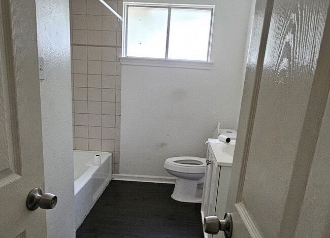 Photo - 3303 Roaming Woods Ln