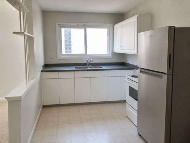 Building Photo - 462 Rue Aulneau