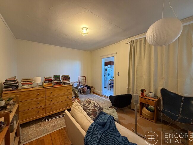 Building Photo - 28 Quint Ave Unit 56