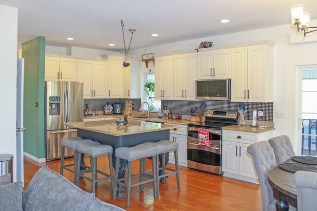 Photo - 3 bedroom Country Home on 4 acres