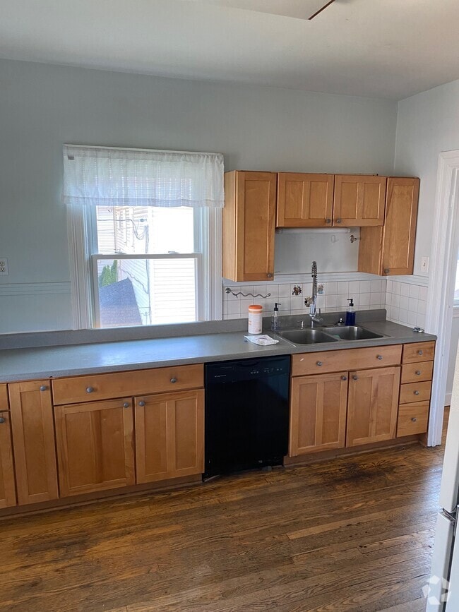 Building Photo - 34 Werner Park Unit 34 Werner Rental