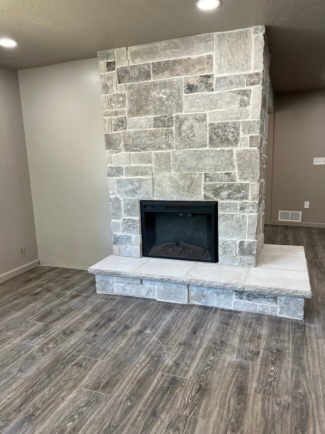 Photo - 2401 Van Buren Ave Unit 2401 Van Buren