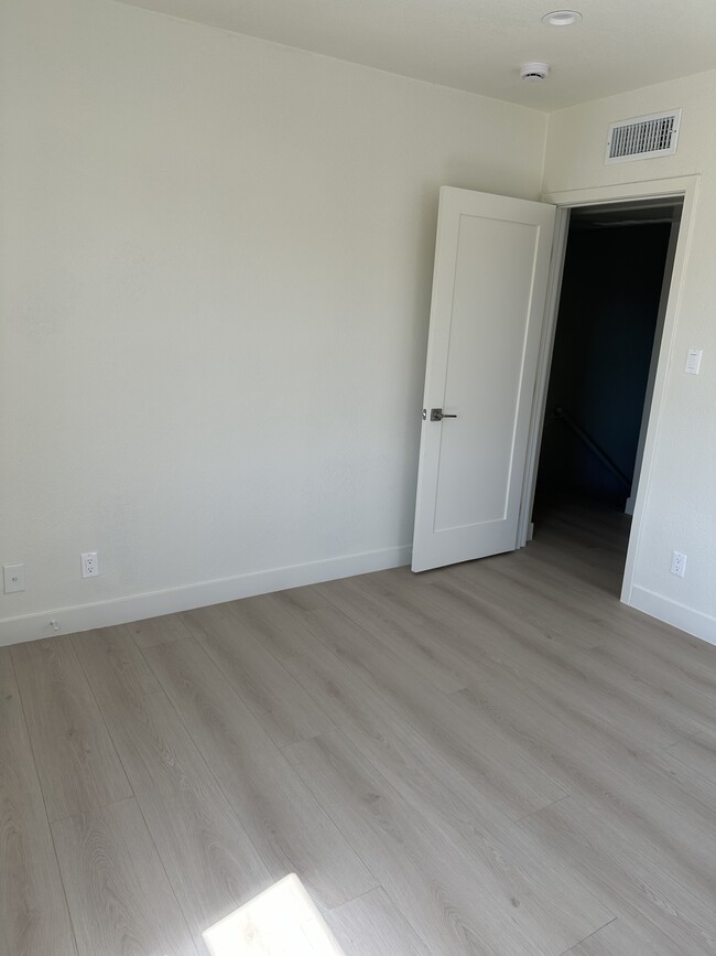 Photo - 215 Sinclair Ave