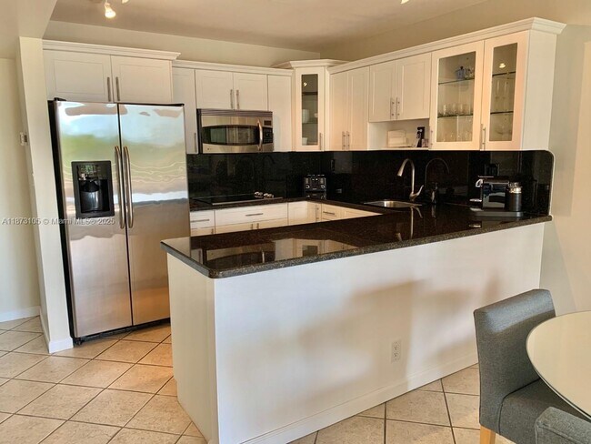 Photo - 500 Three Islands Boulevard Unidad 102