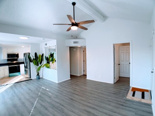 Building Photo - 22725 Lakeway Dr Unit 390 Rental
