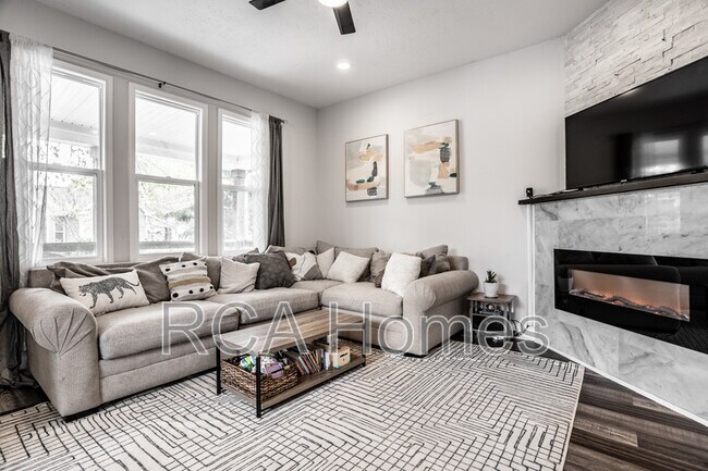 Photo - 1547 Hoyt Ave