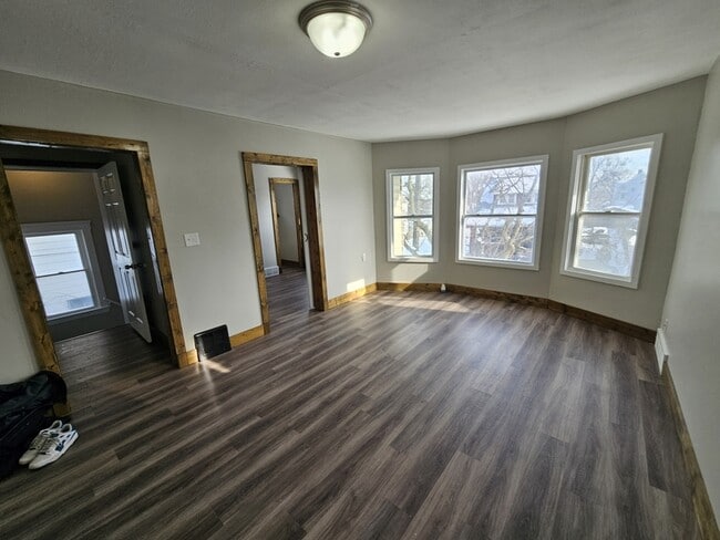 Photo - 3242 W 92nd St