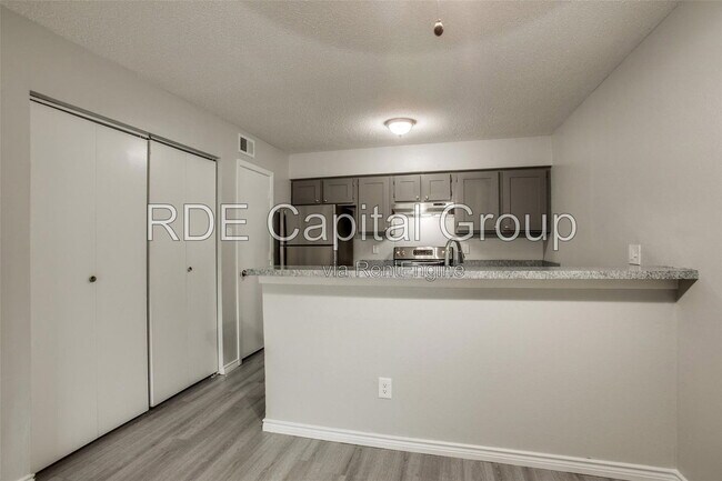 1939 Cranford Dr Unidad 102