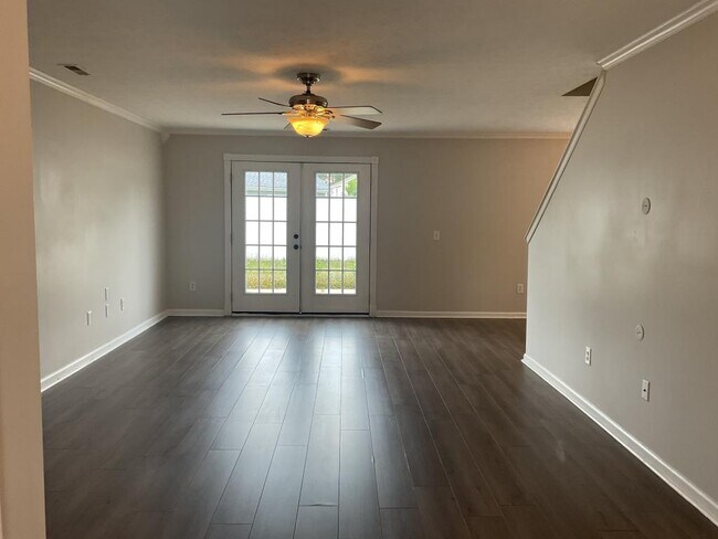 Photo - 347 Thistle Ln