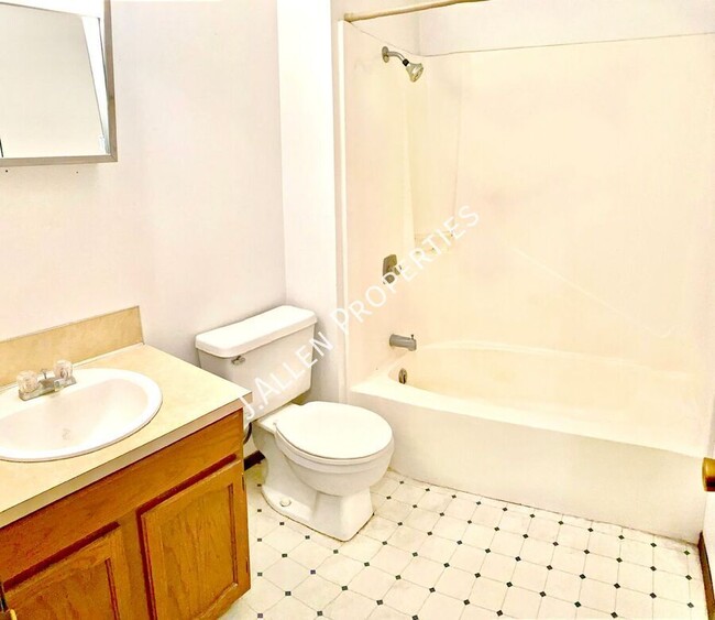 Rarely Available 1 bed, 1 bath - Rarely Available 1 bed, 1 bath Apartment