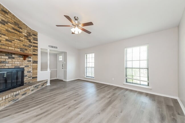 Photo - 8806 Linda Vista Dr